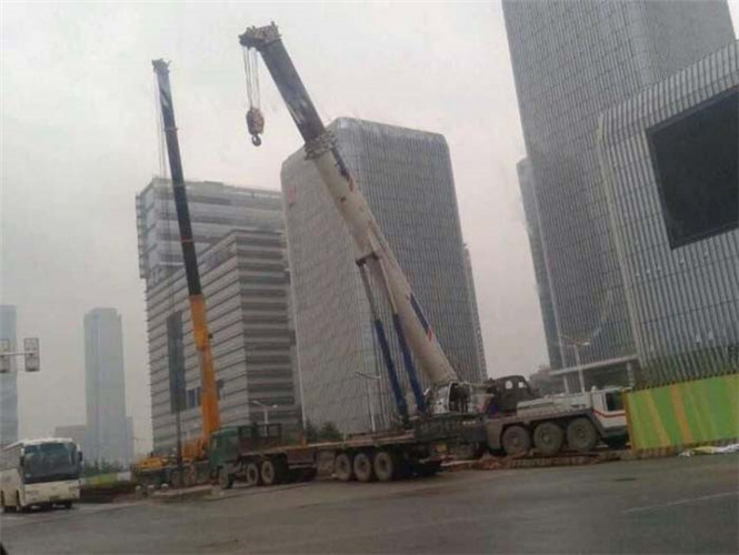 济南市25吨吊车能吊多重设备？